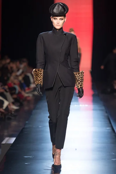 Look 3
